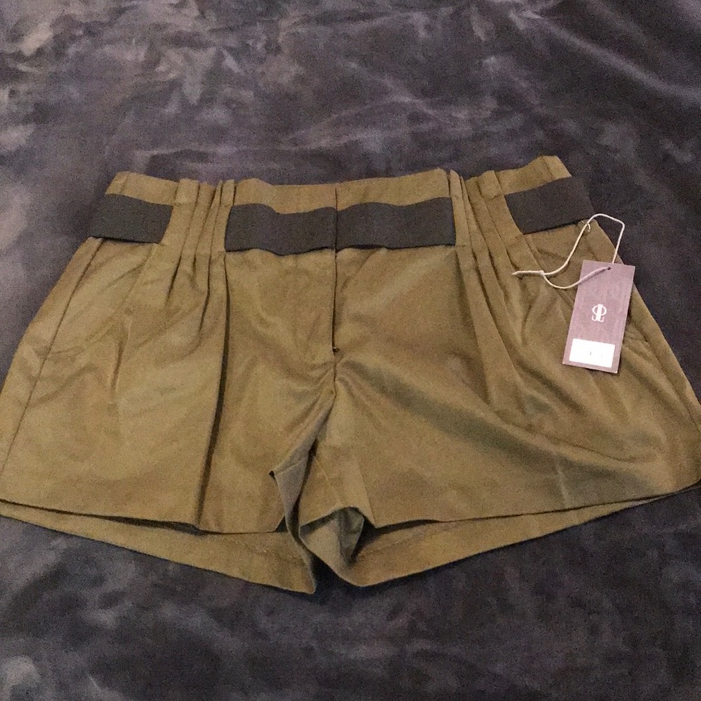 Too Cute for the Summer! Olive Green JLo Shorts with belt design